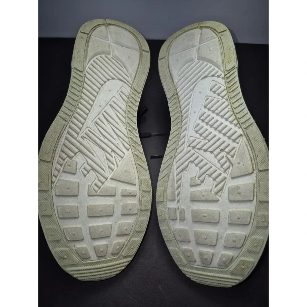 Nike women's tennis shoe navy with seafoam green‎ swoosh logo sz 7.5 lightweight